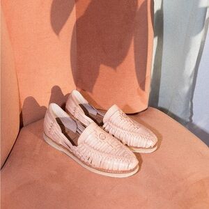 New! Summer Huarache in Blush Size 8